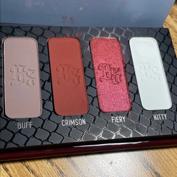 Melt x Bailey Sarian eyeshadow palette - Picture 3 of 6